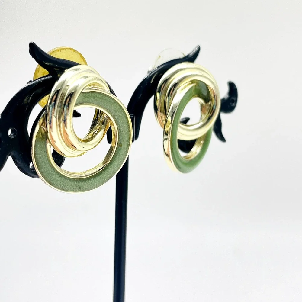 Green Enamel Gold Tone Swirl Pierced Earrings Oval Statement Retro Style